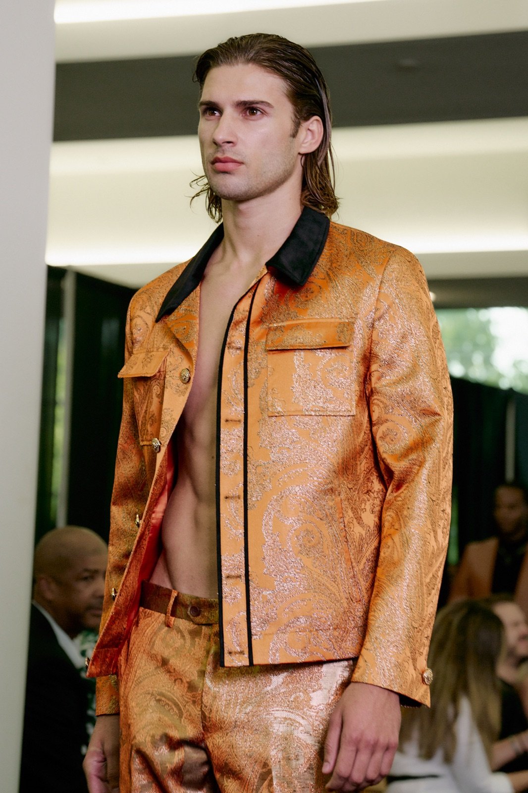 Copper jacket with a black collar